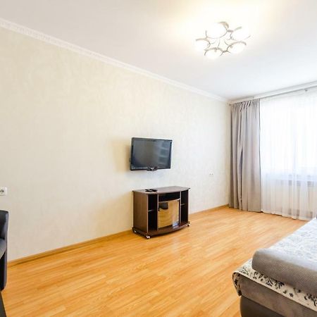 Artal Apartment On Obolonskaya Square 3 كييف المظهر الخارجي الصورة