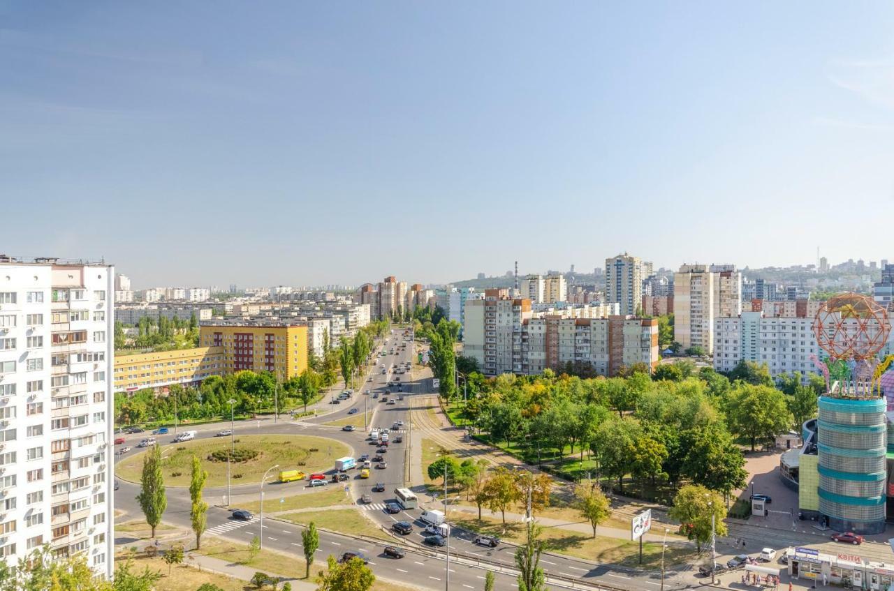 Artal Apartment On Obolonskaya Square 3 كييف المظهر الخارجي الصورة