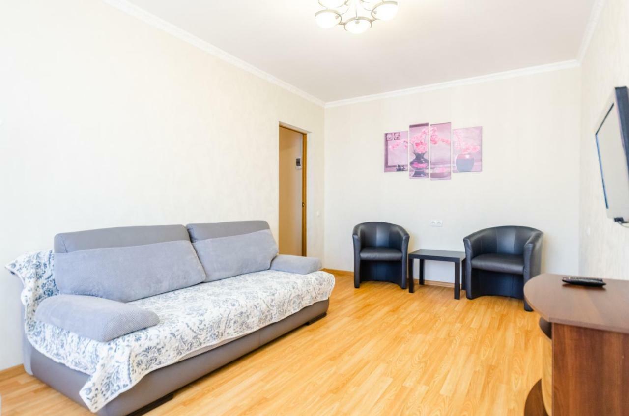 Artal Apartment On Obolonskaya Square 3 كييف المظهر الخارجي الصورة