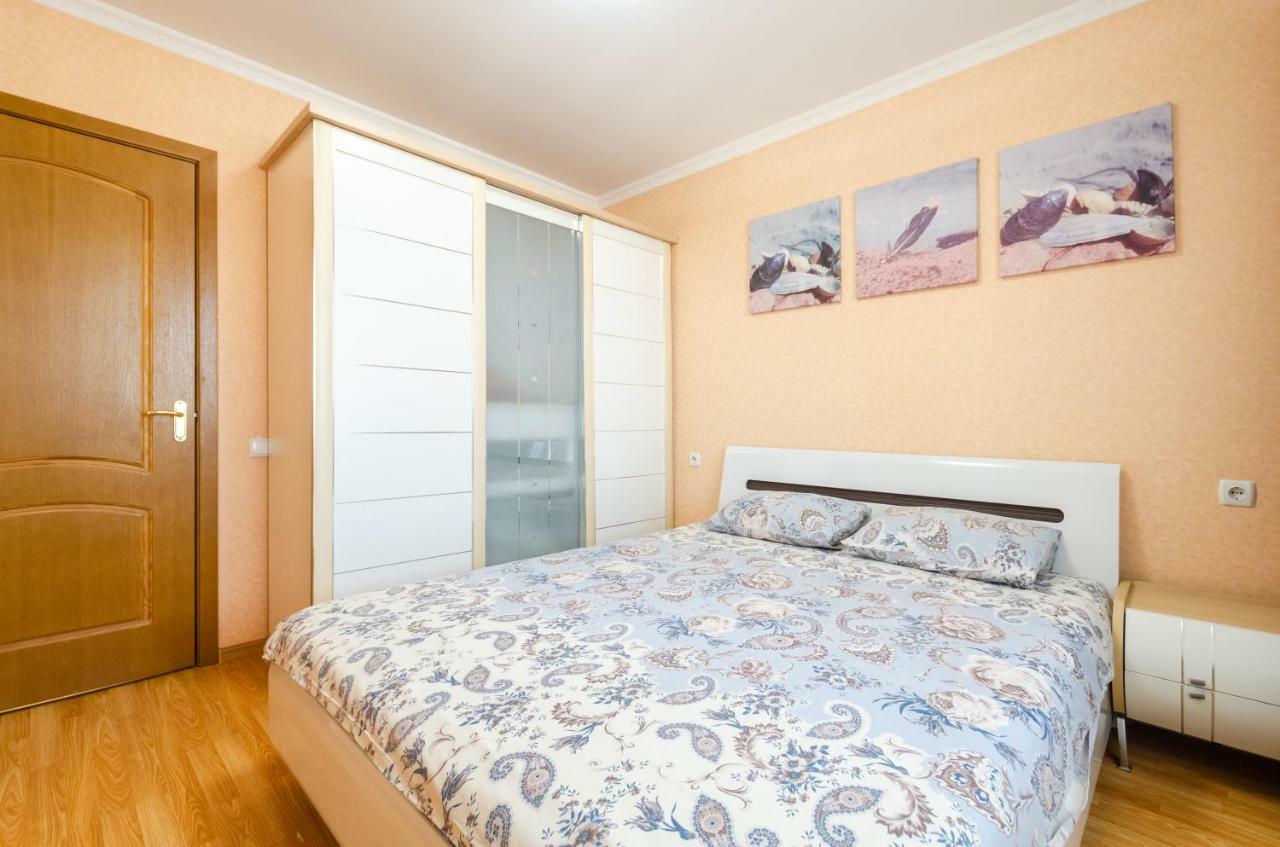 Artal Apartment On Obolonskaya Square 3 كييف المظهر الخارجي الصورة